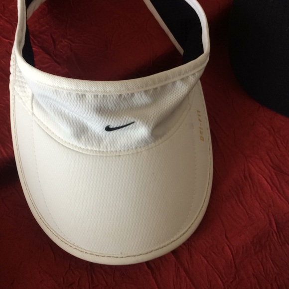 Women's hat 3 pcs final price - Picture 4 of 8